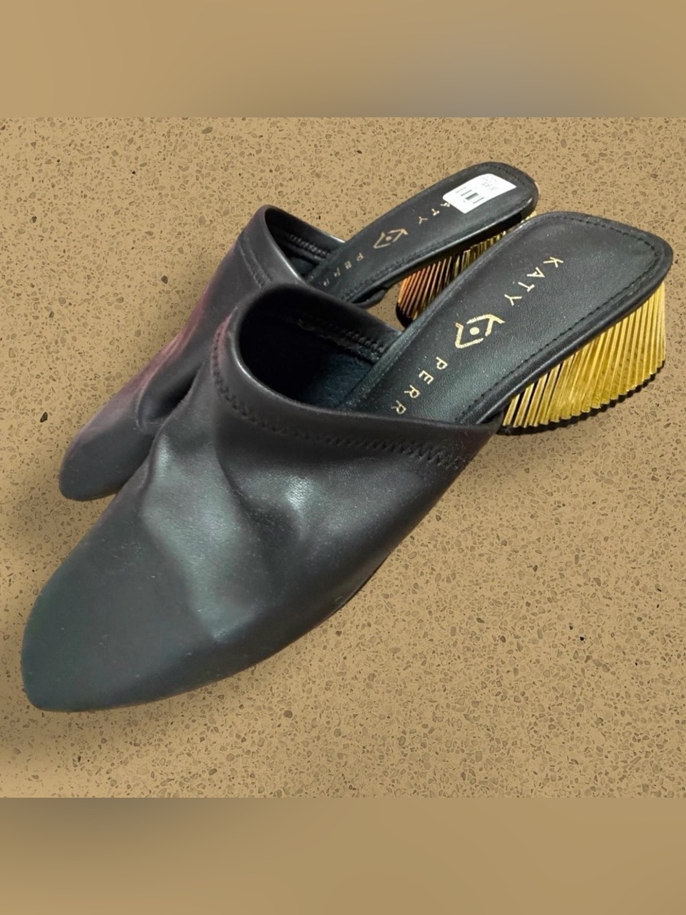 STUNNING Katy Perry "The Clarra" slip-on mules in sleek matte black!